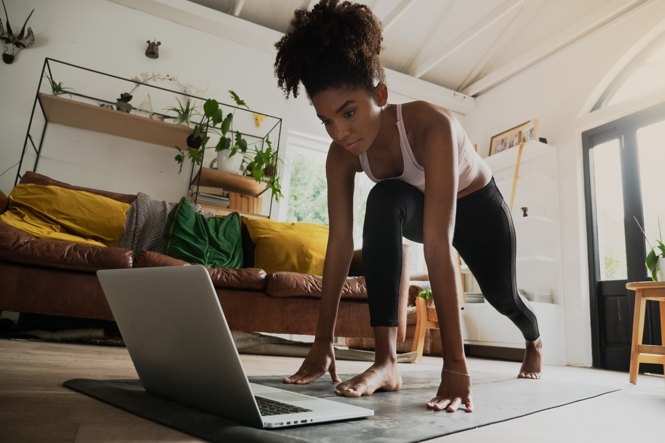 7 Reasons To Do Your Yoga Teacher Training Online